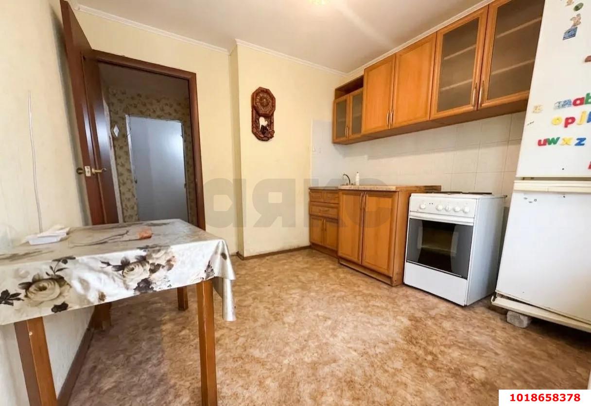 Фото №2: 1-комнатная квартира 37&nbsp;м², 1/10&nbsp;эт. - Краснодар, Западный внутригородской округ, мкр. Юбилейный, ул. Рождественская набережная, 25