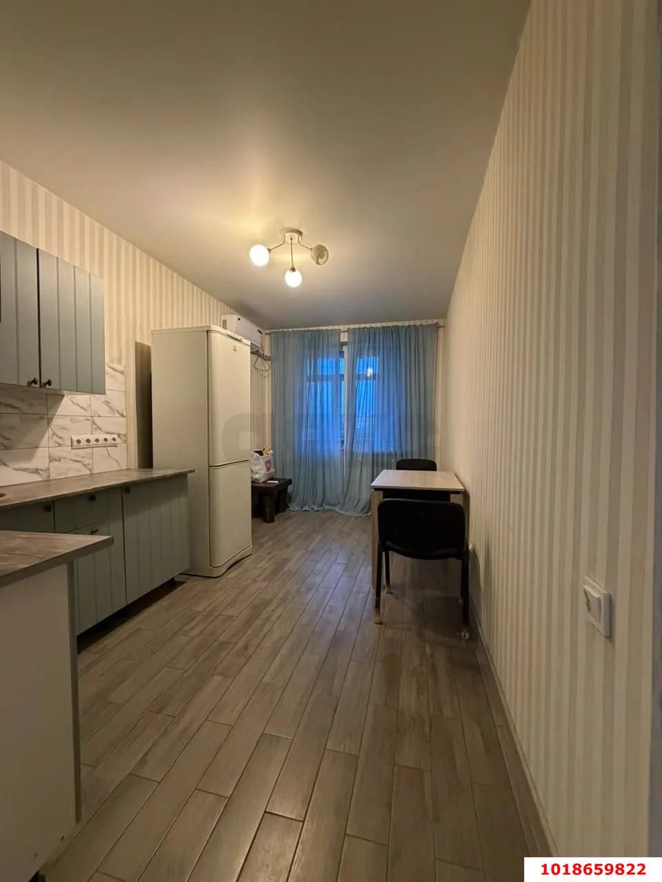 Фото №1: 1-комнатная квартира 43&nbsp;м², 4/6&nbsp;эт. - Краснодар, Прикубанский внутригородской округ, Прикубанский внутригородской округ, жилой комплекс Мирный, мкр. жилой комплекс Мирный, ул. им. Сорока А.М., 2