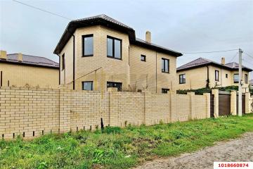 Фото №1: Дом 140&nbsp;м² + 3.5&nbsp;сот., 2&nbsp;эт. - Краснодар, мкр. КП Золотой город, ул. Гороховецкая, 44