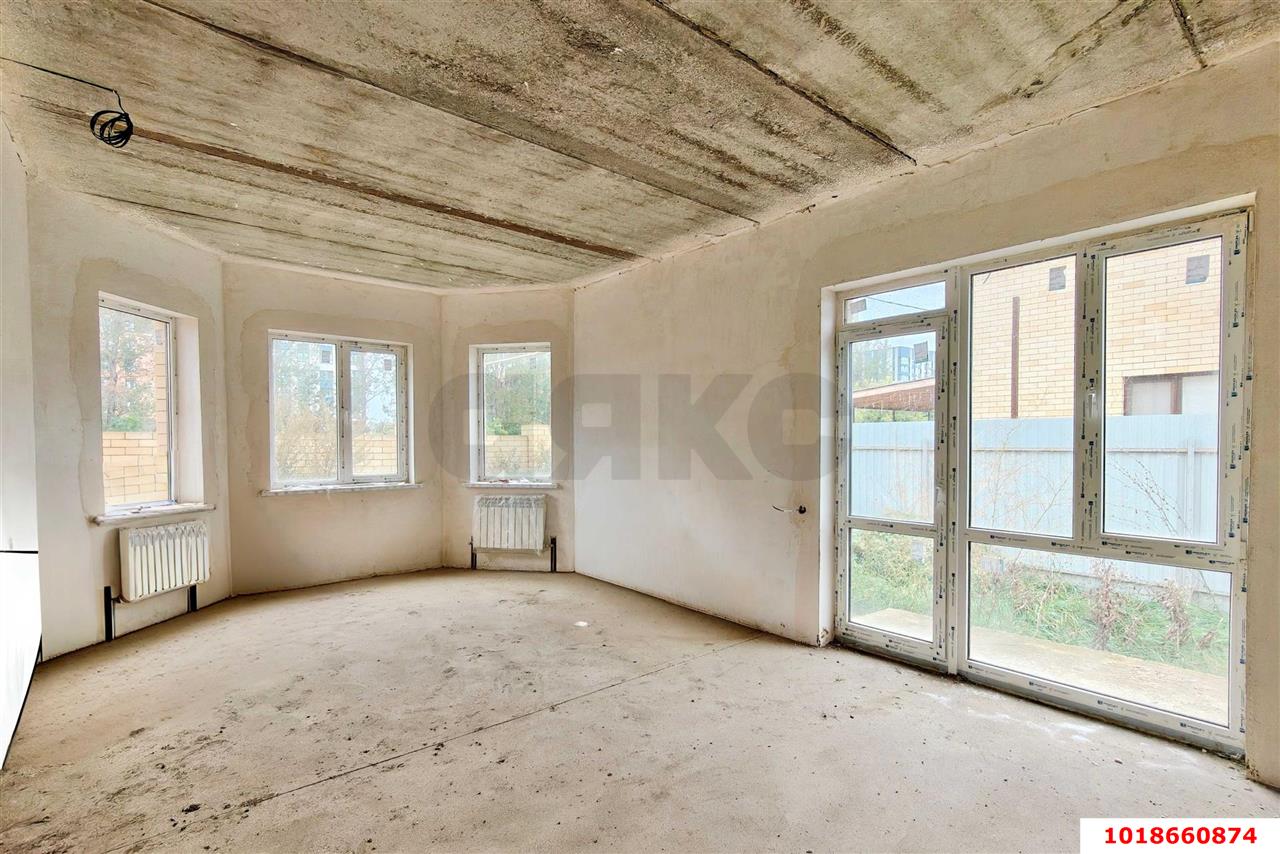 Фото №4: Дом 140&nbsp;м² + 3.5&nbsp;сот., 2&nbsp;эт. - Краснодар, Прикубанский внутригородской округ, мкр. КП Золотой город, ул. Гороховецкая, 44