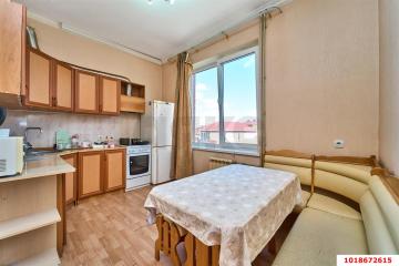 Фото №1: 1-комнатная квартира 46 м², 3/4 эт. - Краснодар, мкр. Круглик, ул. Черниговская, 18