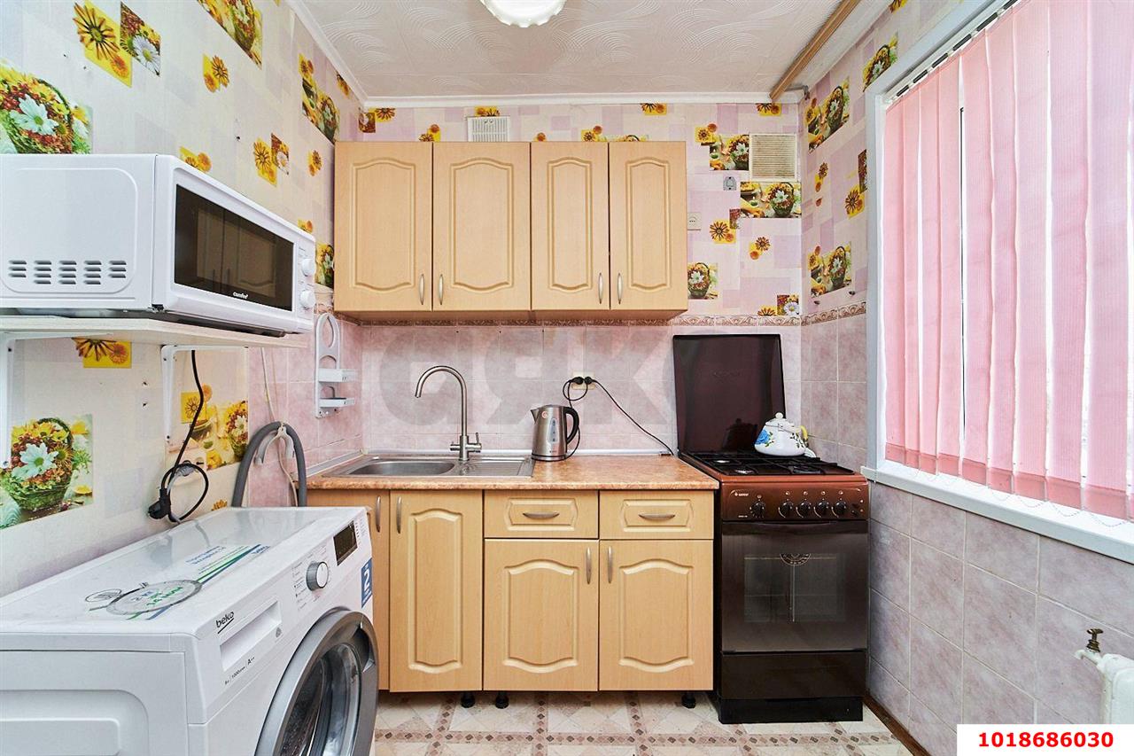 Фото №7: 2-комнатная квартира 50&nbsp;м², 5/5&nbsp;эт. - Краснодар, Центральный внутригородской округ, мкр. Черёмушки, ул. Айвазовского, 50