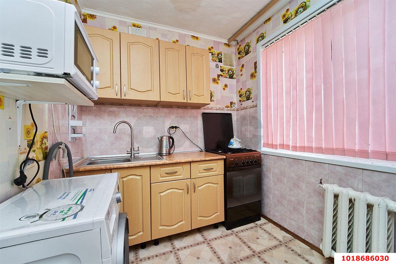 Фото №8: 2-комнатная квартира 50&nbsp;м², 5/5&nbsp;эт. - Краснодар, Центральный внутригородской округ, мкр. Черёмушки, ул. Айвазовского, 50