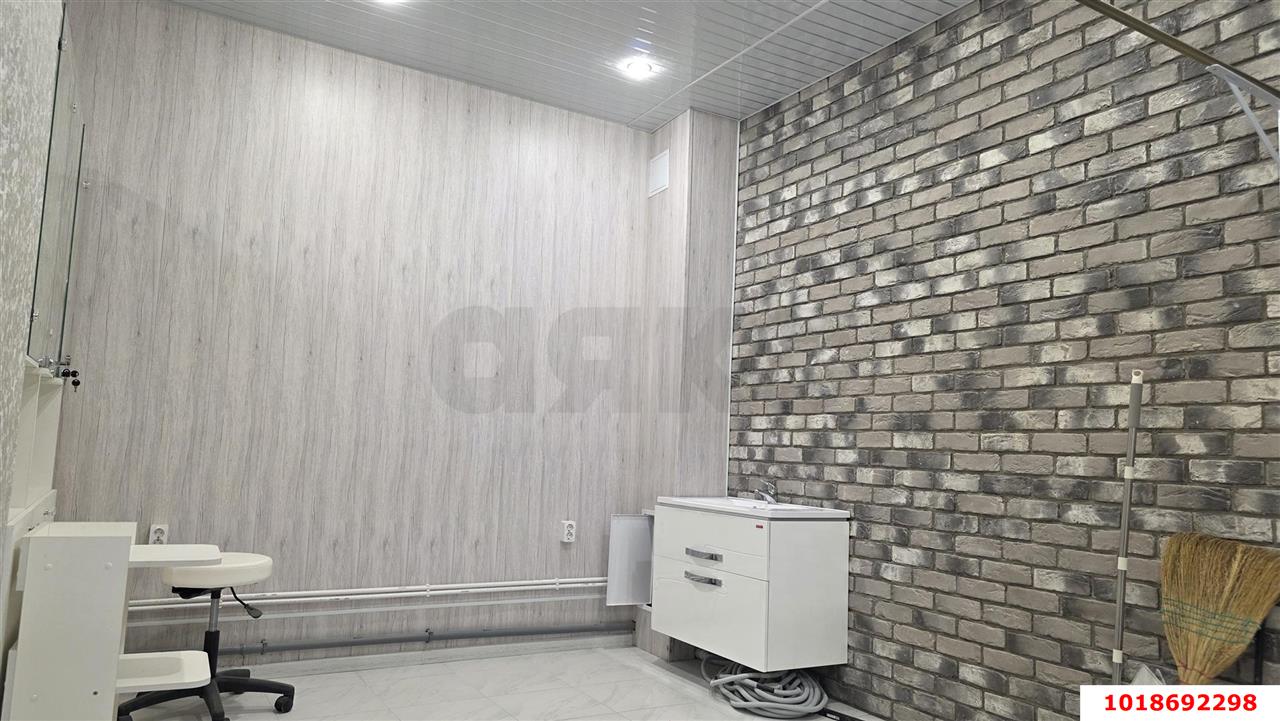 Фото №4: Торговое помещение 38&nbsp;м², -1/24&nbsp;эт. - Краснодар, Прикубанский внутригородской округ, ЖК Лучший, мкр. имени Петра Метальникова, ул. Петра Метальникова, 38