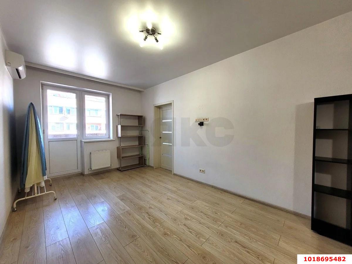 Фото №3: 2-комнатная квартира 44&nbsp;м², 8/9&nbsp;эт. - Краснодар, Прикубанский внутригородской округ, Славянский, мкр. Светлоград, ул. Красных Партизан, 1/4к4
