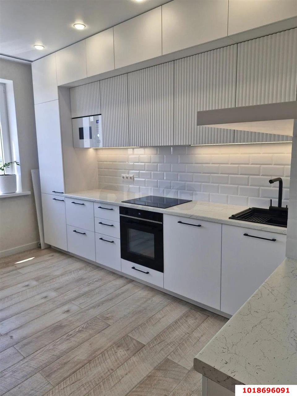 Фото №1: 2-комнатная квартира 70&nbsp;м², 14/20&nbsp;эт. - Краснодар, Карасунский внутригородской округ, мкр. Гидростроителей, ул. Автолюбителей, 52/1
