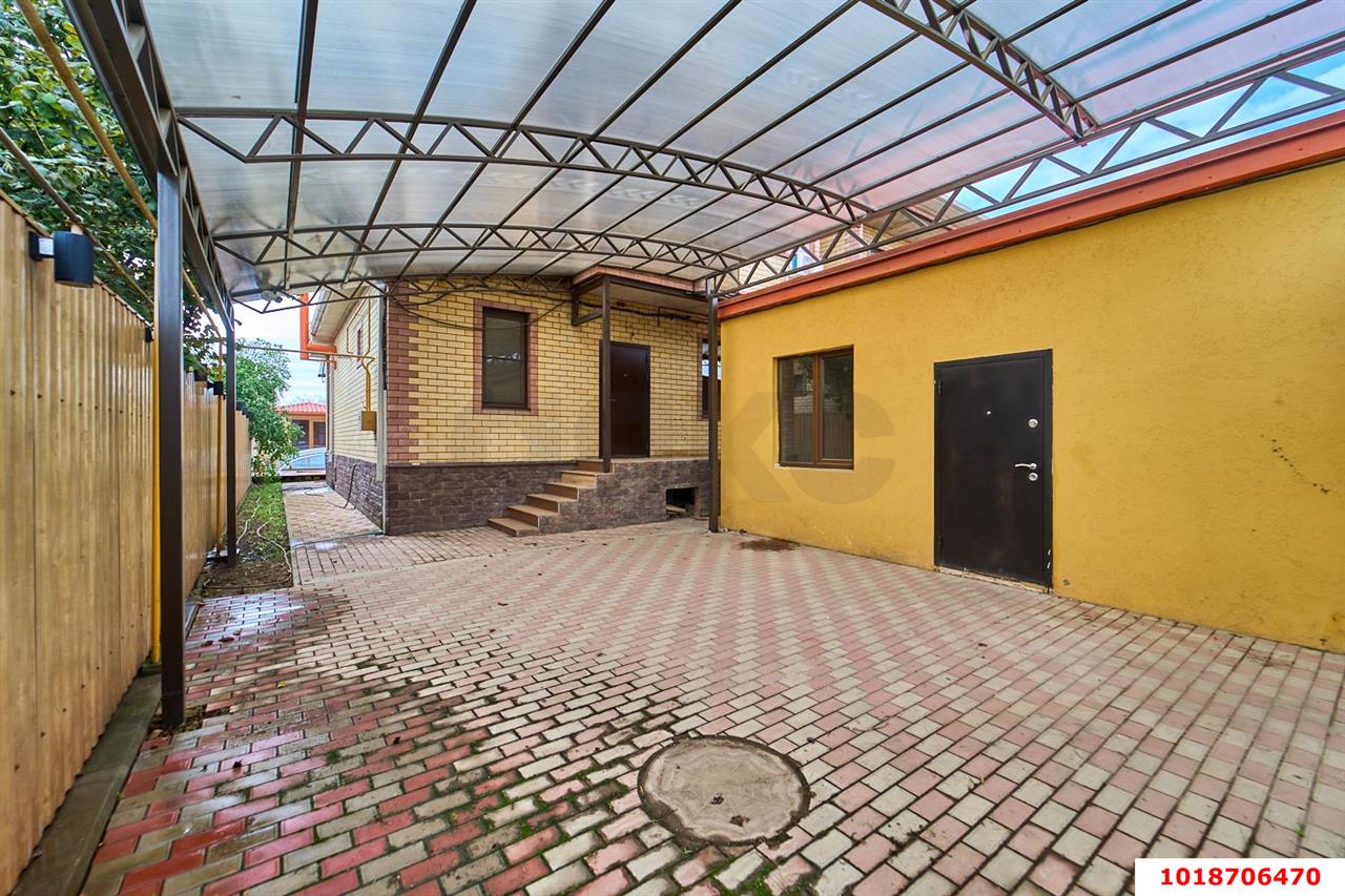 Фото №6: Дом 218&nbsp;м² + 8.45&nbsp;сот., 2&nbsp;эт. - Ленина, Карасунский внутригородской округ, мкр. территория ДНТ Виктория, ул. Ленина, 44