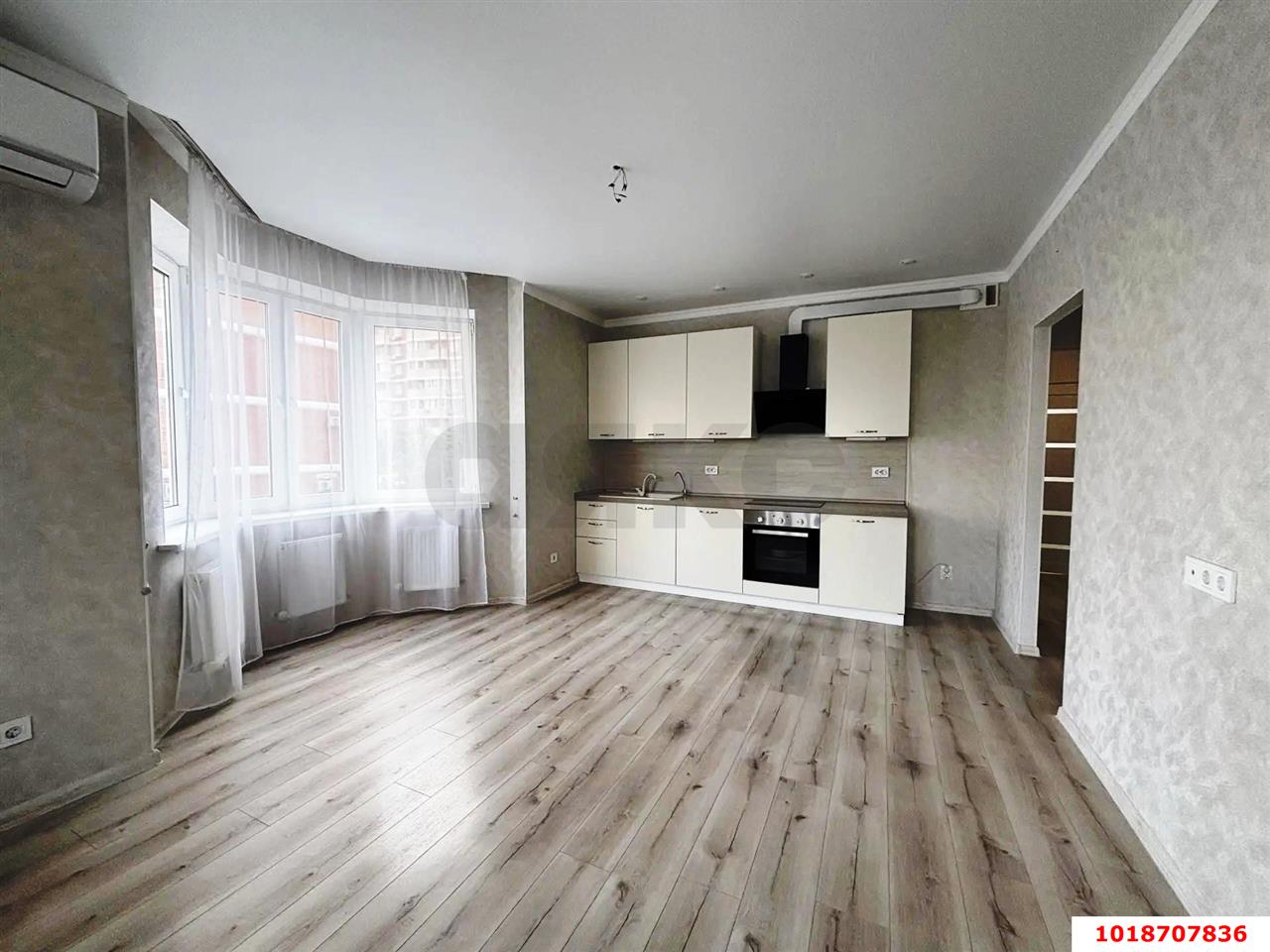 Фото №4: 3-комнатная квартира 90&nbsp;м², 2/16&nbsp;эт. - Краснодар, Прикубанский внутригородской округ, ЖК Любимый Дом, мкр. имени Петра Метальникова, ул. Тополиная, 48к1
