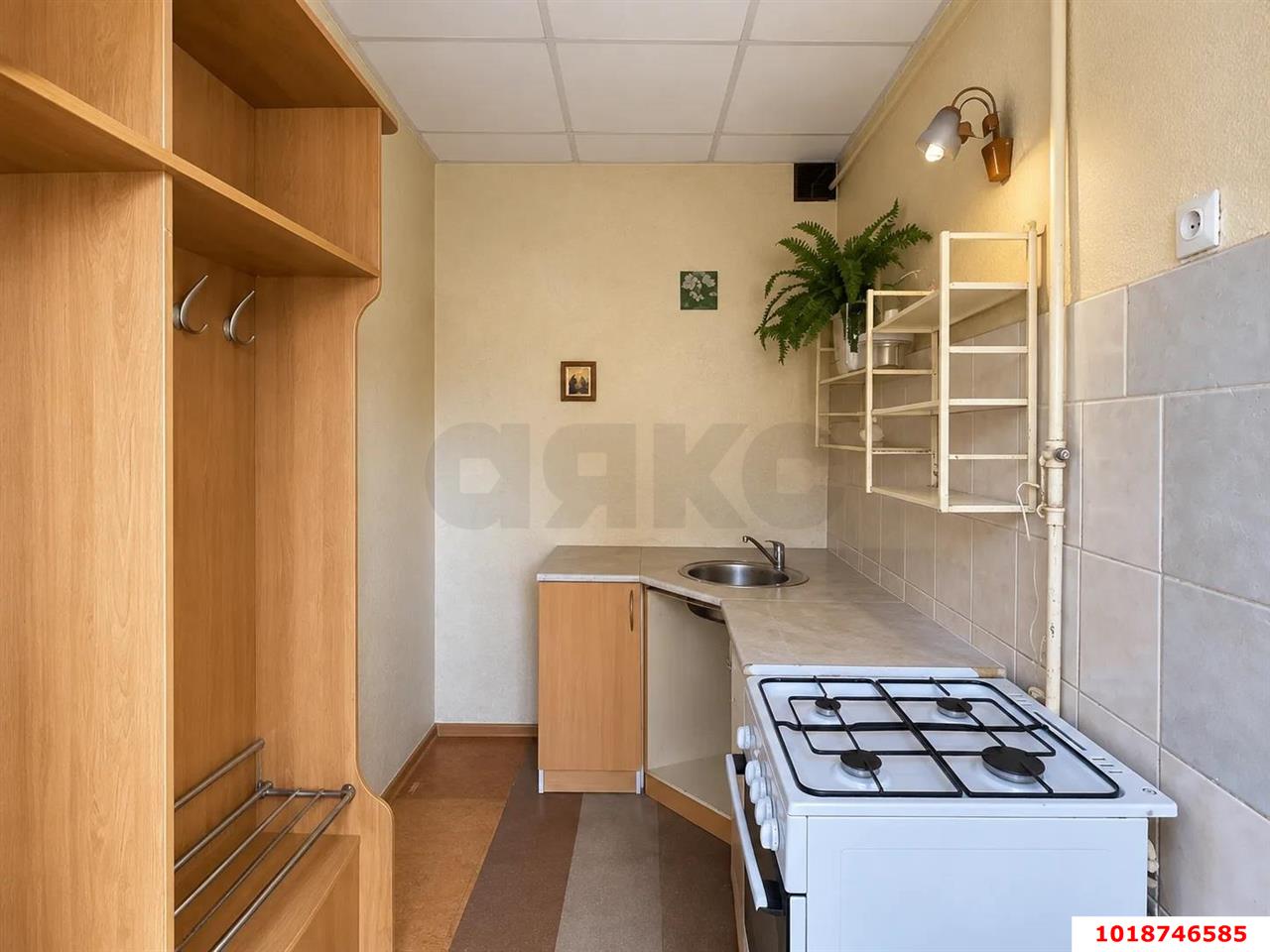 Фото №5: 2-комнатная квартира 36&nbsp;м², 1/1&nbsp;эт. - Краснодар, Центральный внутригородской округ, мкр. Центральный, ул. Коммунаров, 144