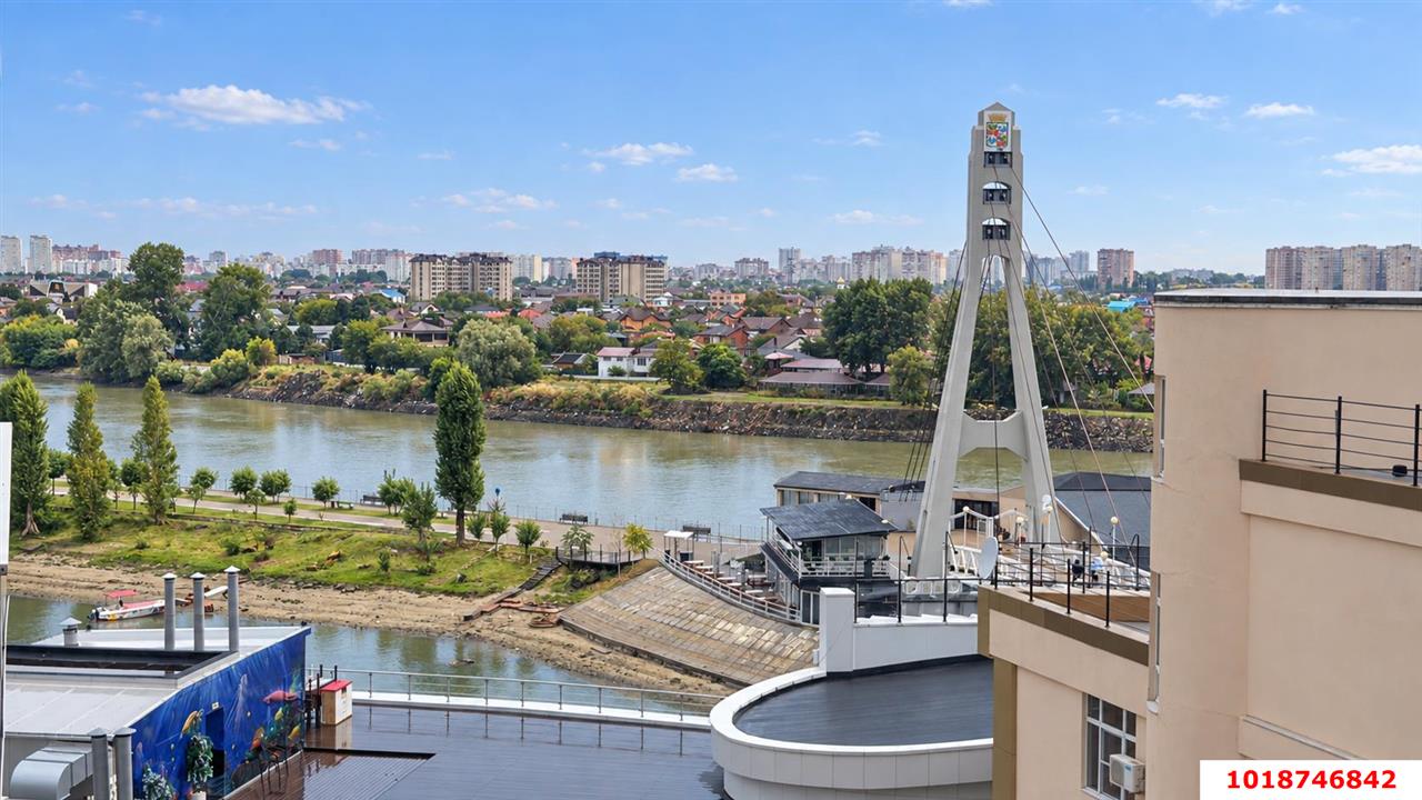 Фото №1: 2-комнатная квартира 82&nbsp;м², 7/17&nbsp;эт. - Краснодар, Западный внутригородской округ, мкр. Центральный, ул. Кубанская набережная, 37К10