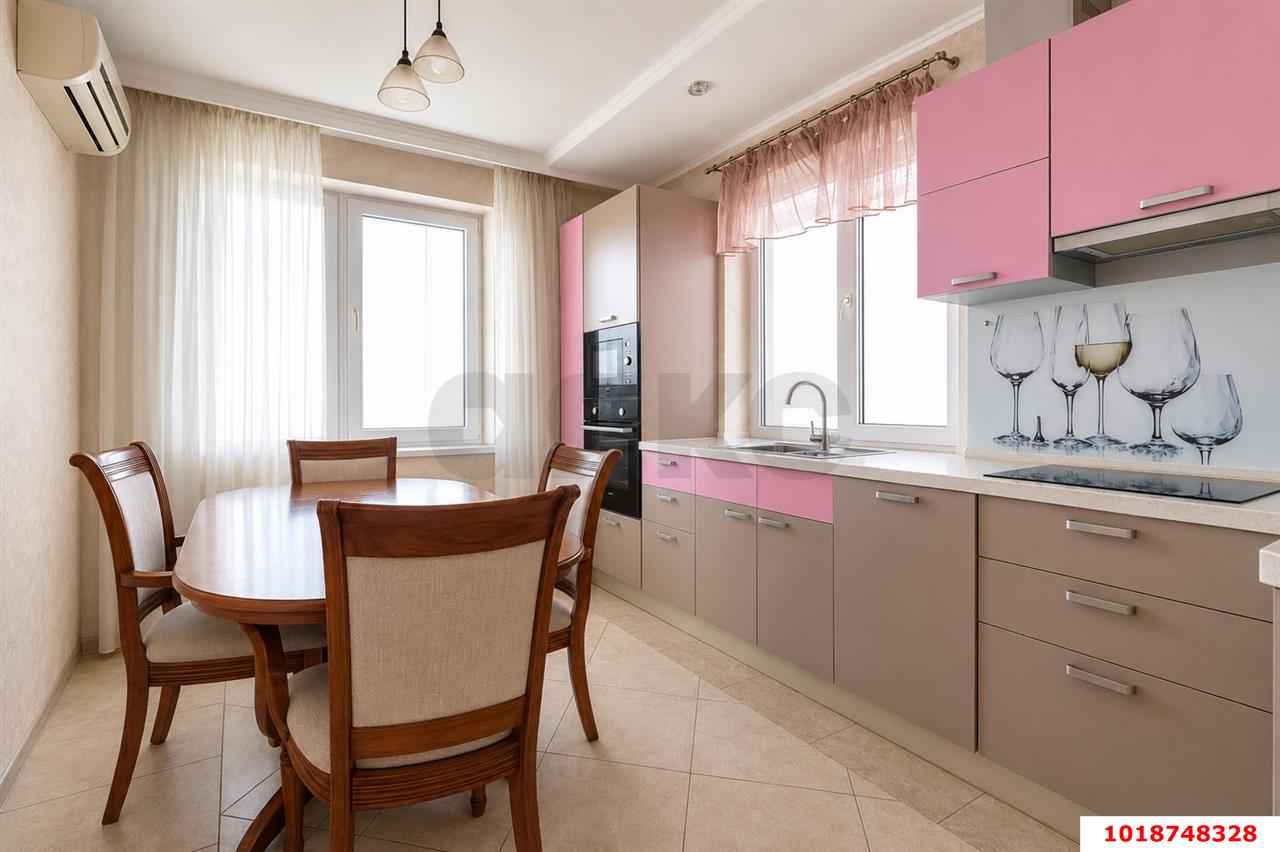 Фото №1: 2-комнатная квартира 70&nbsp;м², 9/16&nbsp;эт. - Краснодар, Центральный внутригородской округ, мкр. Завод Измерительных Приборов, ул. Московская, 59