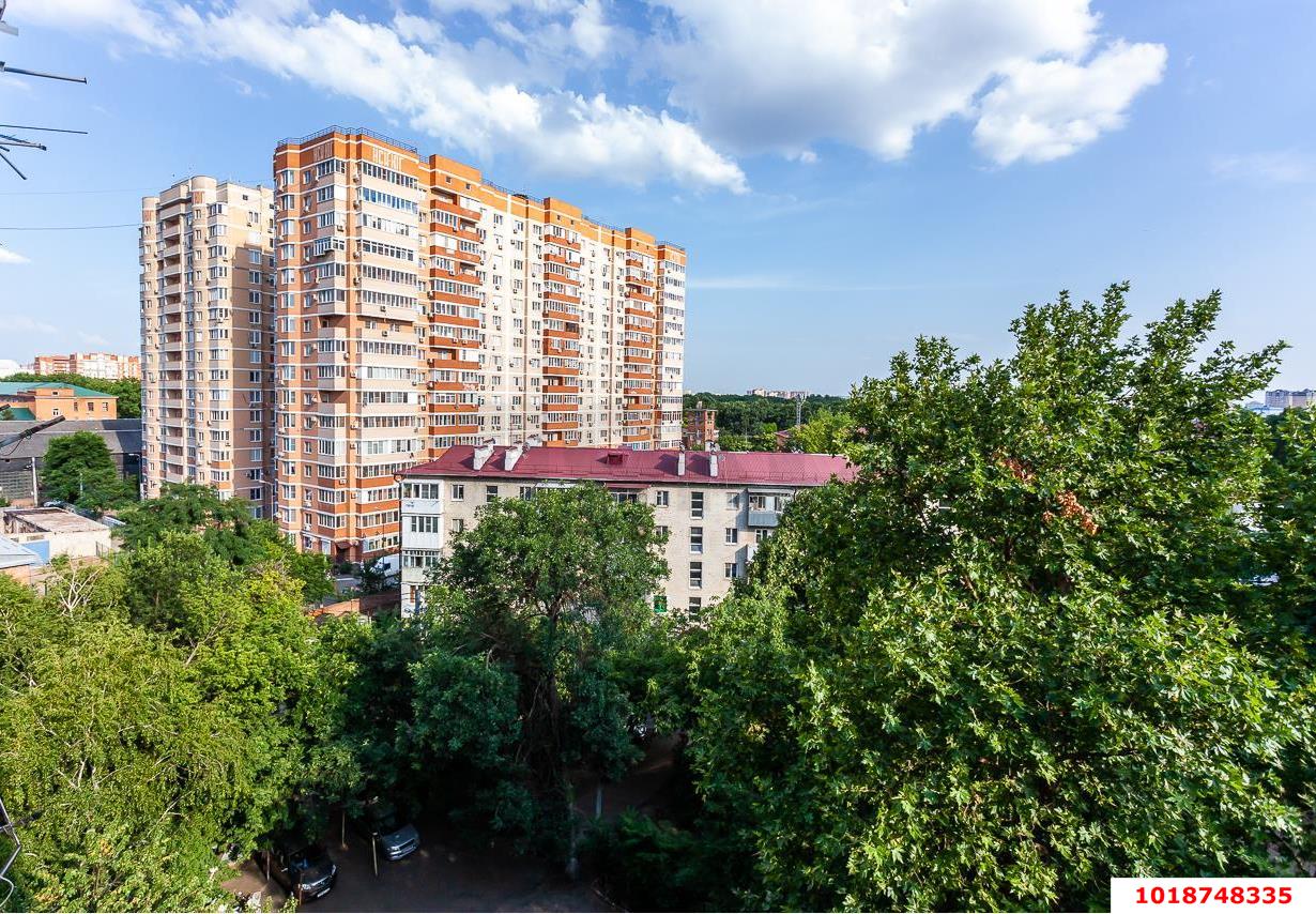 Фото №1: 4-комнатная квартира 83&nbsp;м², 9/9&nbsp;эт. - Краснодар, Центральный внутригородской округ, мкр. Завод Измерительных Приборов, ул. Ростовское шоссе, 12/1