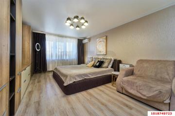 Фото №1: 2-комнатная квартира 65 м², 16/17 эт. - Краснодар, мкр. Черёмушки, ул. Селезнёва, 4/14