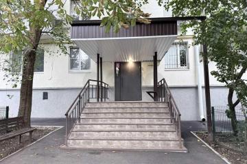 Фото №1: 2-комнатная квартира 47 м², 5/5 эт. - Краснодар, мкр. Фестивальный, ул. Атарбекова, 15