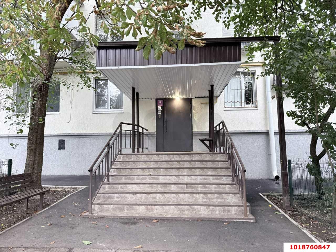 Фото №1: 2-комнатная квартира 50&nbsp;м², 5/5&nbsp;эт. - Краснодар, Прикубанский внутригородской округ, мкр. Фестивальный, ул. Атарбекова, 15