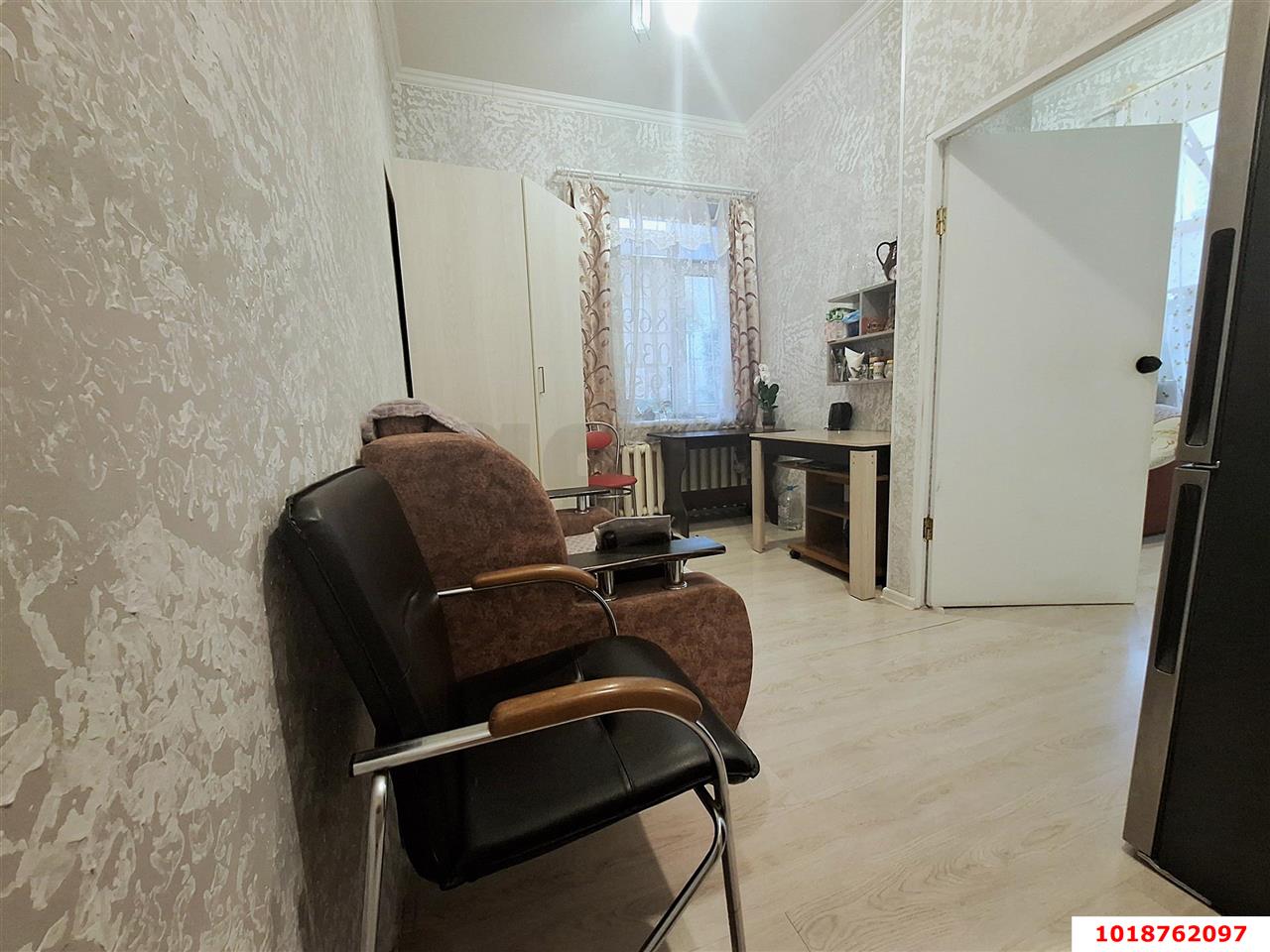 Фото №4: 2-комнатная квартира 30&nbsp;м², 2/2&nbsp;эт. - Краснодар, Центральный внутригородской округ, мкр. Центральный, ул. Чапаева, 104