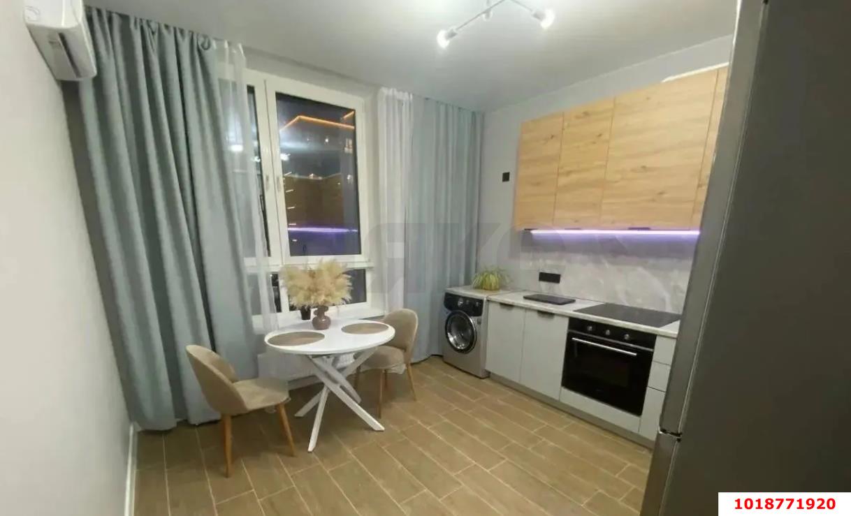 Фото №1: 1-комнатная квартира 35&nbsp;м², 19/23&nbsp;эт. - Краснодар, Центральный внутригородской округ, мкр. Черёмушки, ул. Обрывная, 132/1к2