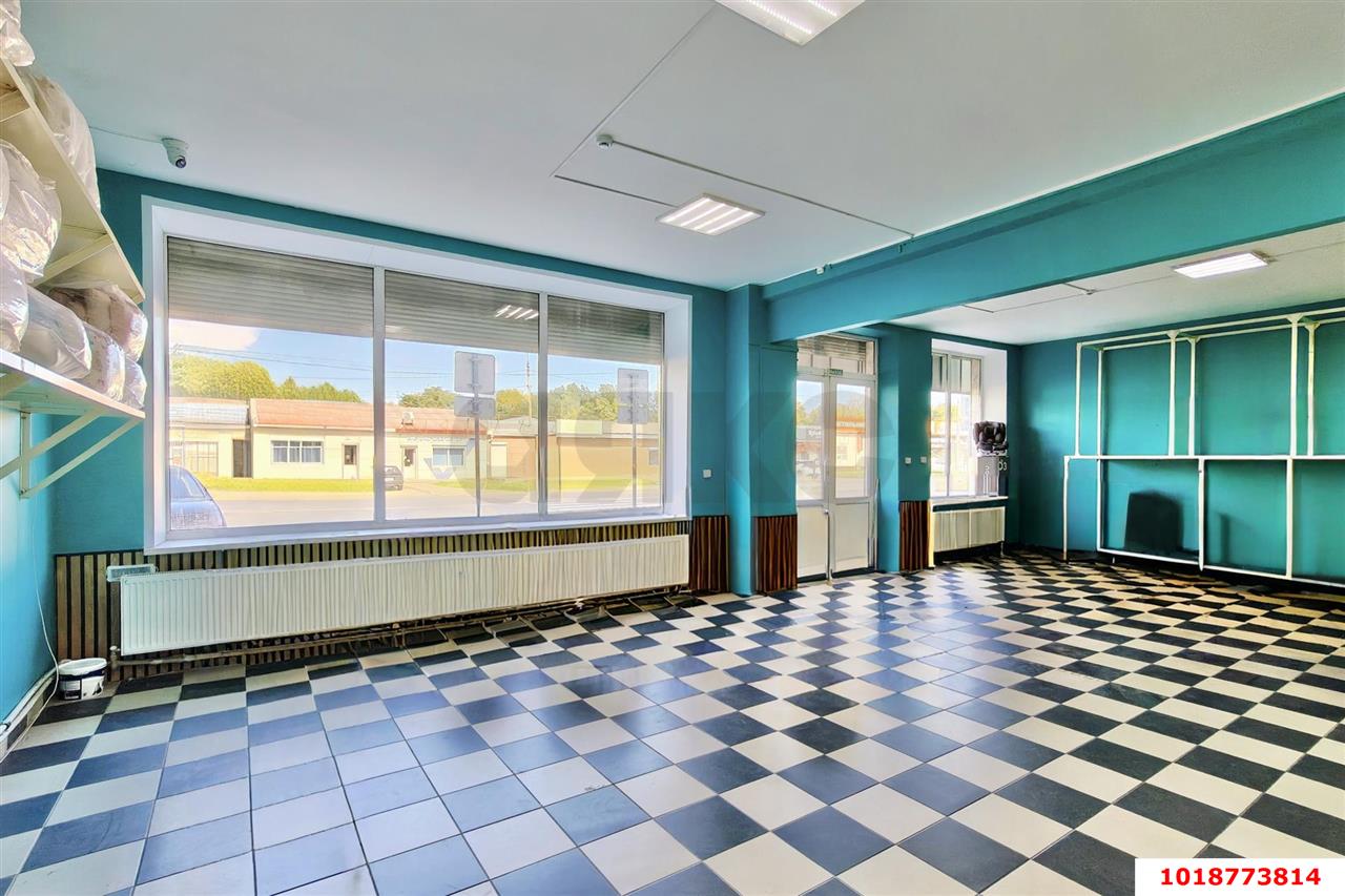 Фото №3: Торговое помещение 350&nbsp;м², 1/1&nbsp;эт. - Краснодар, Карасунский внутригородской округ, мкр. Хлопчато-бумажный Комбинат, ул. Уральская, 122/1