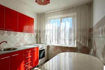 Фото №1: 2-комнатная квартира 52 м², 3/9 эт. - Краснодар, мкр. Комсомольский, ул. Уральская, 196/4