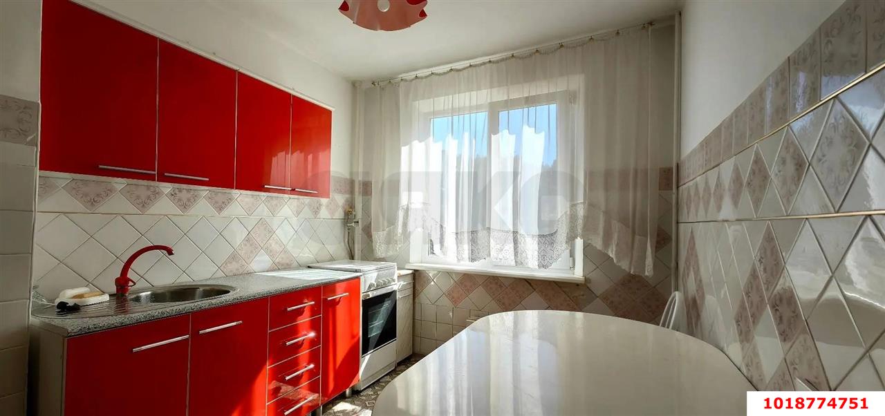 Фото №1: 2-комнатная квартира 52&nbsp;м², 3/9&nbsp;эт. - Краснодар, Карасунский внутригородской округ, мкр. Комсомольский, ул. Уральская, 196/4