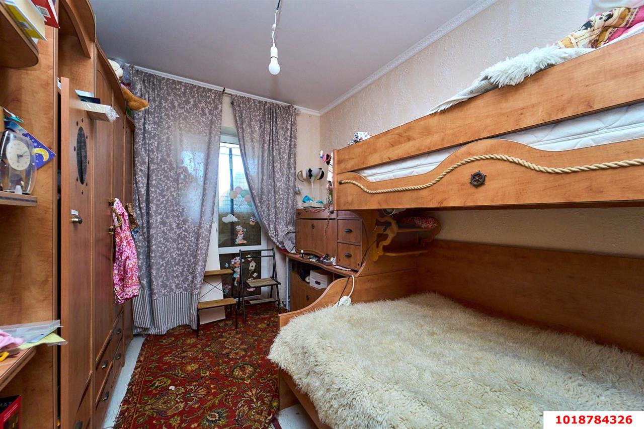 Фото №6: Дом 240&nbsp;м² + 6&nbsp;сот., 2&nbsp;эт. - Краснодар, Прикубанский внутригородской округ, Микрохирургии глаза, мкр. СНТ № 1, ул. Сиреневая