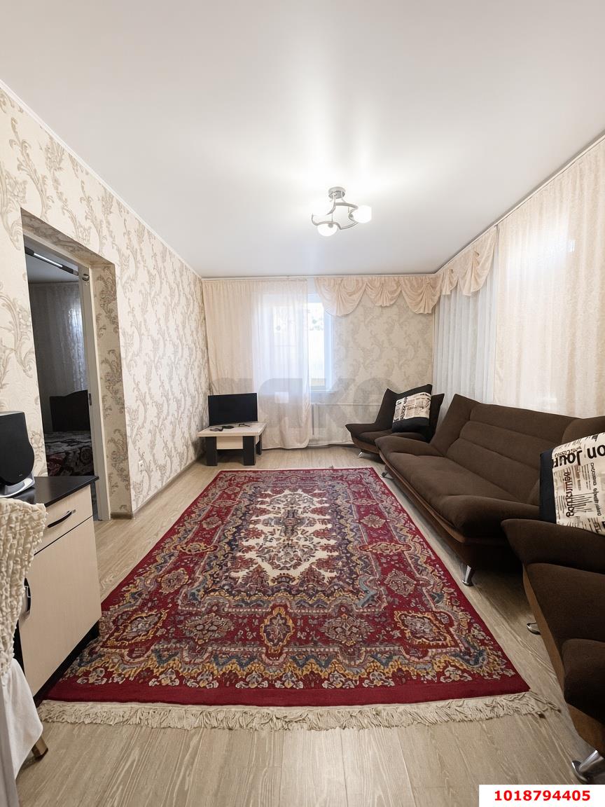 Фото №1: 2-комнатная квартира 43&nbsp;м², 1/2&nbsp;эт. - Краснодар, мкр. Западный внутригородской округ, ул. Новаторов, 6