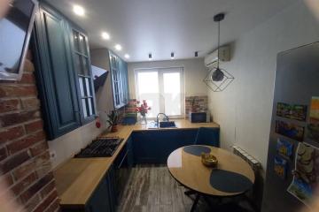Фото №1: 2-комнатная квартира 51 м², 3/10 эт. - Краснодар, мкр. Юбилейный, б-р Платановый, 9