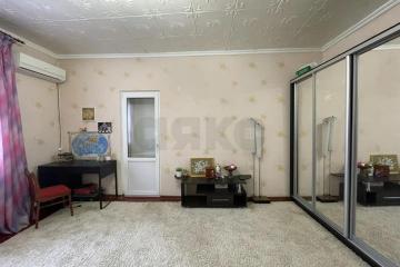 Фото №1: 2-комнатная квартира 61 м², 3/4 эт. - Краснодар, мкр. Центральный, ул. Щорса, 7