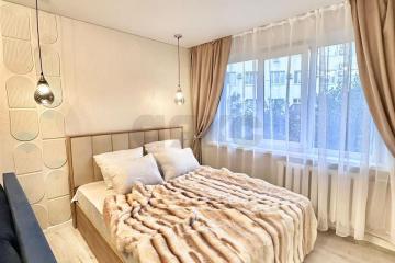 Фото №1: 2-комнатная квартира 44 м², 1/5 эт. - Краснодар, мкр. Черёмушки, ул. Селезнёва, 196