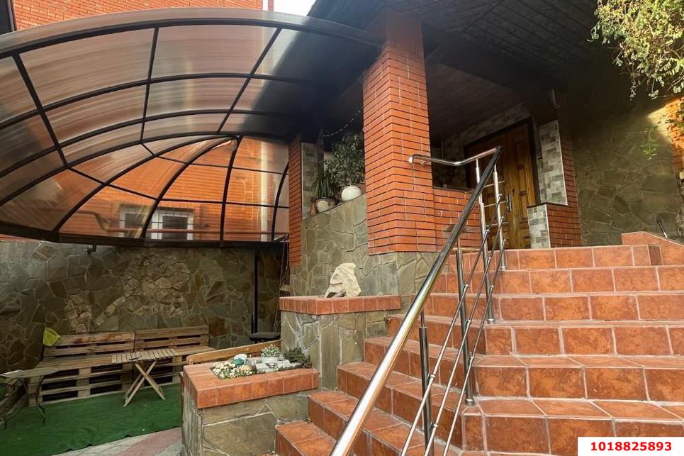 Фото №2: Отдельное здание 475&nbsp;м², 3/3&nbsp;эт. - Краснодар, Западный внутригородской округ, мкр. Фестивальный, ул. имени Тургенева, 39