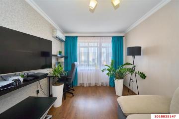 Фото №1: 3-комнатная квартира 60 м², 9/9 эт. - Краснодар, мкр. Западный внутригородской округ, ул. Аэродромная, 10/1
