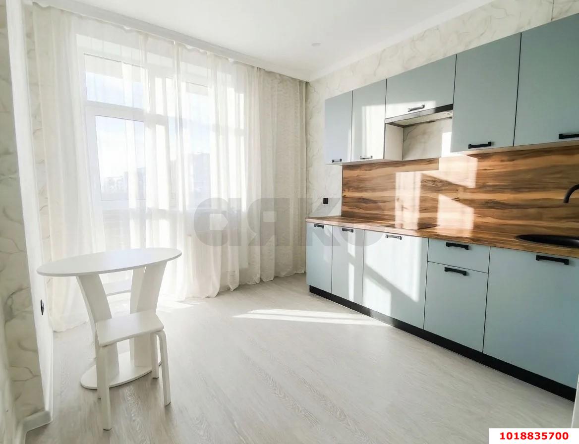 Фото №1: 1-комнатная квартира 32&nbsp;м², 15/16&nbsp;эт. - Краснодар, Прикубанский внутригородской округ, мкр. жилой комплекс Ракурс, ул. имени Героя Ростовского, 8к5