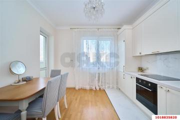 Фото №1: 2-комнатная квартира 69 м², 9/16 эт. - Краснодар, мкр. Солнечный, ул. Памяти Чернобыльцев, 8