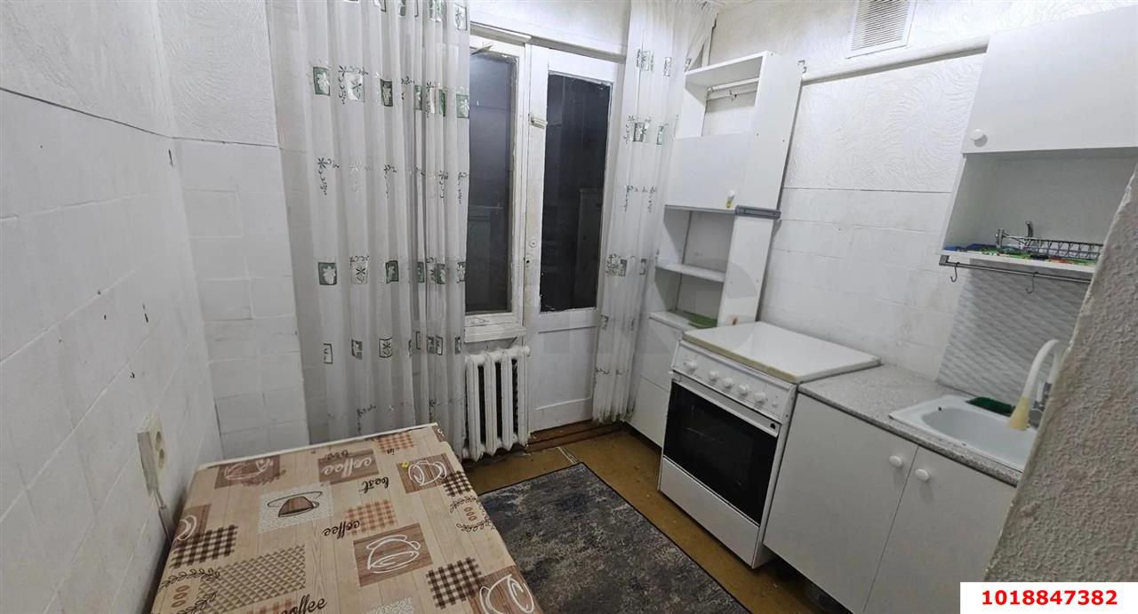 Фото №1: 2-комнатная квартира 50&nbsp;м², 1/5&nbsp;эт. - Краснодар, Карасунский внутригородской округ, мкр. Гидростроителей, ул. Трудовой Славы, 20