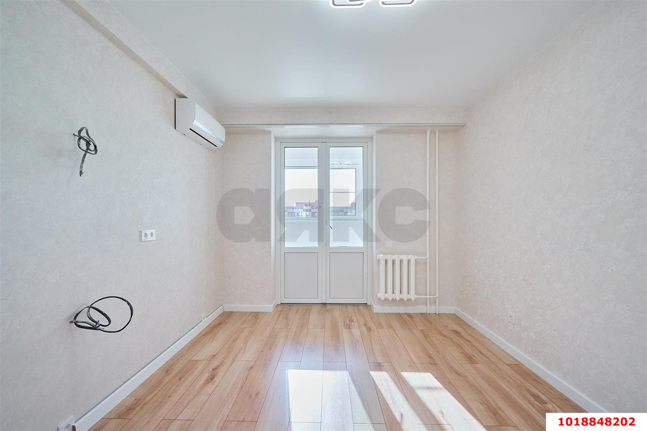 Фото №8: 2-комнатная квартира 80&nbsp;м², 13/16&nbsp;эт. - Краснодар, Западный внутригородской округ, мкр. Юбилейный, пр-кт Чекистов, 42