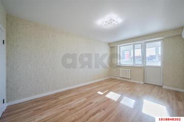 Фото №1: 2-комнатная квартира 67 м², 13/16 эт. - Краснодар, мкр. Юбилейный, пр-кт Чекистов, 42