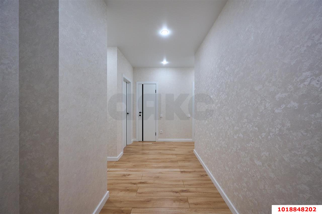 Фото №16: 2-комнатная квартира 80&nbsp;м², 13/16&nbsp;эт. - Краснодар, Западный внутригородской округ, мкр. Юбилейный, пр-кт Чекистов, 42