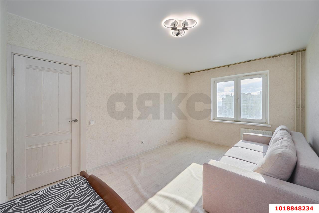 Фото №2: 1-комнатная квартира 40&nbsp;м², 14/17&nbsp;эт. - Краснодар, Прикубанский внутригородской округ, Восточный, мкр. жилой комплекс Квартал № 6, ул. имени Героя Советского Союза Якова Кобзаря, 2