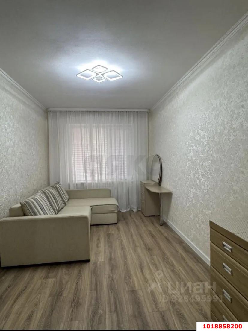 Фото №1: 2-комнатная квартира 64&nbsp;м², 1/8&nbsp;эт. - Краснодар, Прикубанский внутригородской округ, мкр. Музыкальный, ул. Ангарская, 1/8