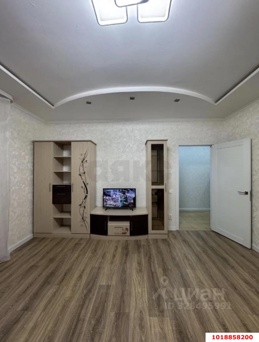 Фото №3: 2-комнатная квартира 64&nbsp;м², 1/8&nbsp;эт. - Краснодар, Прикубанский внутригородской округ, мкр. Музыкальный, ул. Ангарская, 1/8