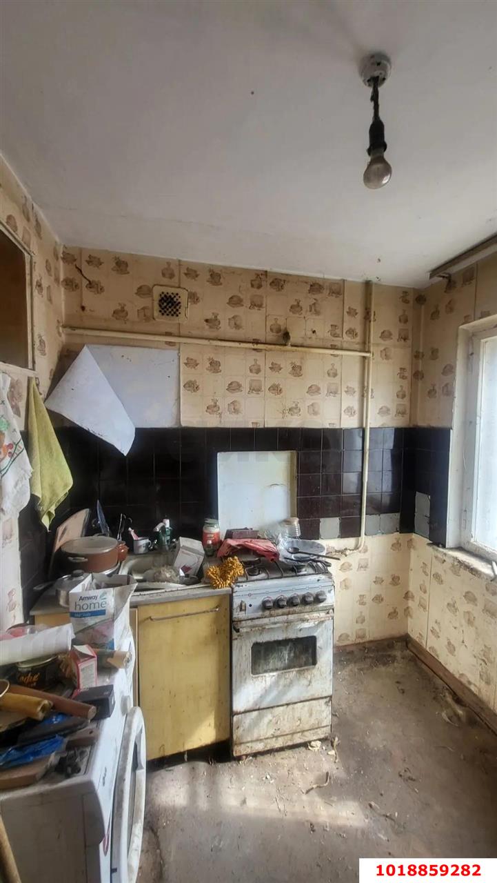 Фото №1: 2-комнатная квартира 43&nbsp;м², 2/5&nbsp;эт. - Краснодар, Карасунский внутригородской округ, мкр. Черёмушки, ул. Ставропольская, 151А