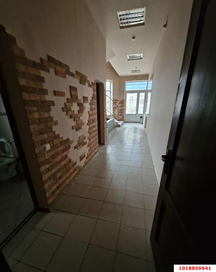 Фото №4: Дом 497&nbsp;м² + 10&nbsp;сот., 2&nbsp;эт. - Краснодар, Прикубанский внутригородской округ, мкр. Новый, ул. Спокойная