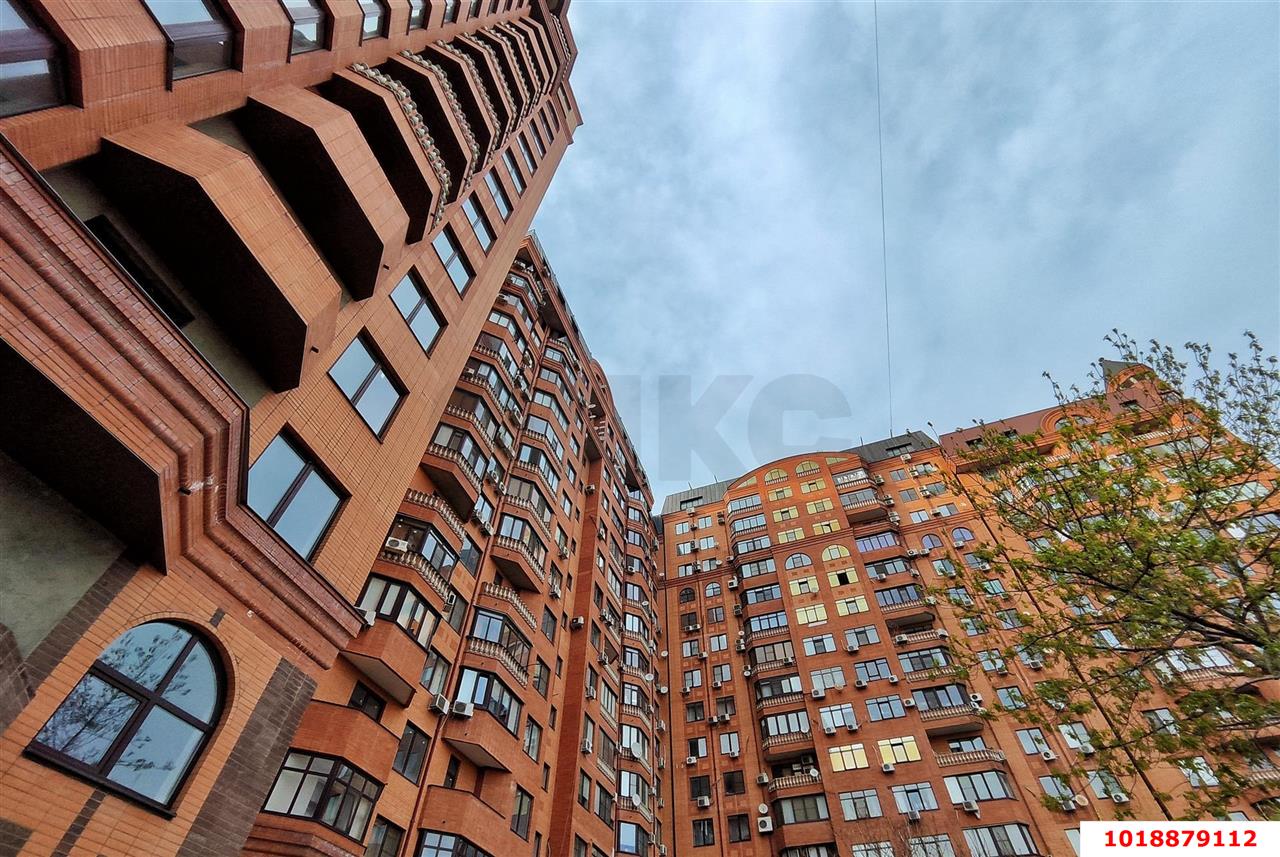 Фото №1: 1-комнатная квартира 73&nbsp;м², 3/16&nbsp;эт. - Краснодар, Западный внутригородской округ, мкр. Центральный, ул. Кубанская набережная, 56