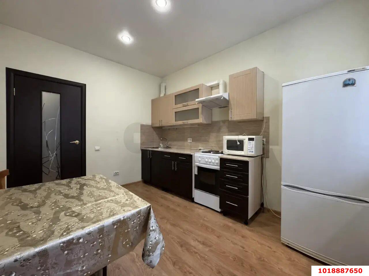 Фото №2: 1-комнатная квартира 36&nbsp;м², 1/3&nbsp;эт. - Краснодар, мкр. Прикубанский внутригородской округ, ул. Сахалинская, 12