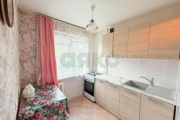 Фото №1: 3-комнатная квартира 46 м², 3/5 эт. - Краснодар, мкр. Славянский, ул. Красных Партизан, 161/1
