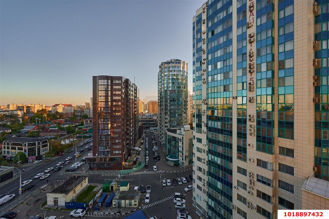 Фото №2: 1-комнатная квартира 57&nbsp;м², 3/22&nbsp;эт. - Краснодар, Западный внутригородской округ, мкр. Центральный, ул. Кубанская Набережная, 37/11