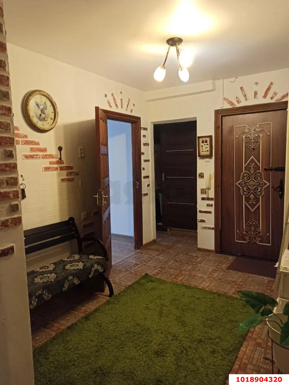 Фото №5: 3-комнатная квартира 71&nbsp;м², 4/10&nbsp;эт. - Краснодар, Западный внутригородской округ, мкр. Юбилейный, пр-кт Чекистов, 31