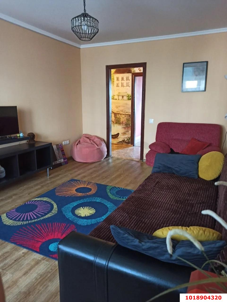 Фото №2: 3-комнатная квартира 71&nbsp;м², 4/10&nbsp;эт. - Краснодар, Западный внутригородской округ, мкр. Юбилейный, пр-кт Чекистов, 31
