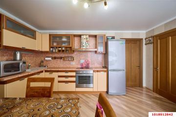 Фото №1: 2-комнатная квартира 64 м², 5/14 эт. - Краснодар, мкр. Центральный, ул. имени Пушкина, 5