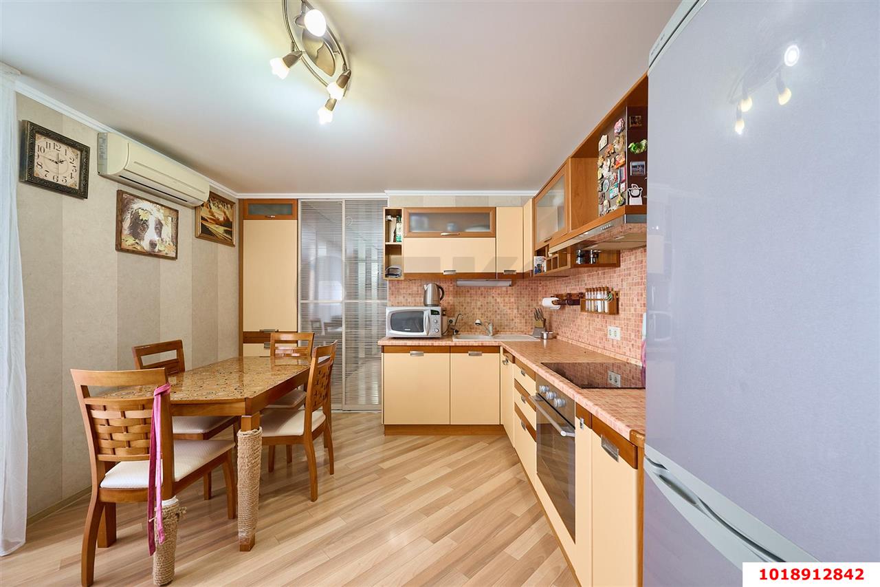 Фото №3: 2-комнатная квартира 71&nbsp;м², 5/14&nbsp;эт. - Краснодар, Западный внутригородской округ, мкр. Центральный, ул. имени Пушкина, 5